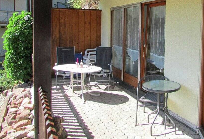 Quaint Apartment With Private Terrace Garden