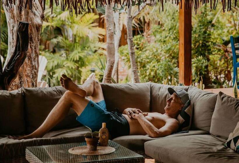 Sansara Surf Yoga & Resort