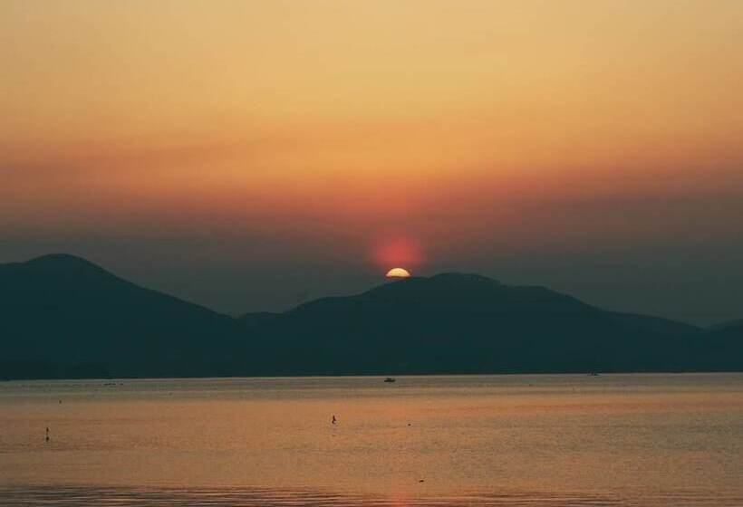 Sea And Sunset Pension