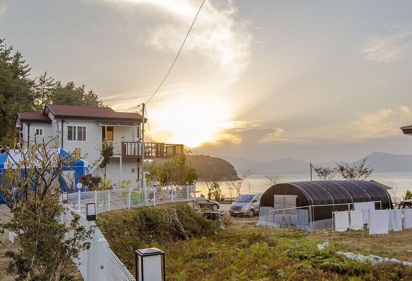 Sea And Sunset Pension