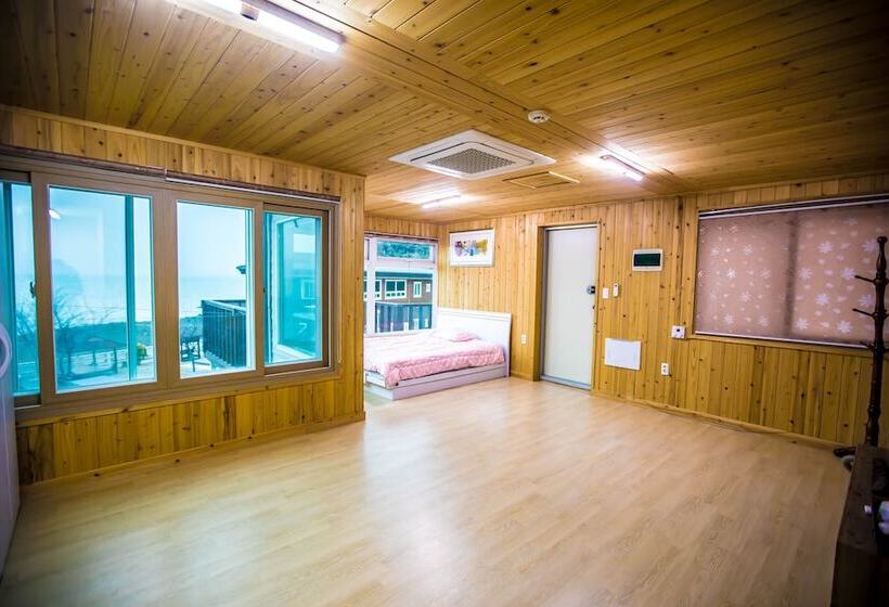 Sea And Sunset Pension