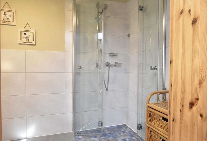 Sleep Under A Thatched Roof Apartment In Ahlbeck Near Haff