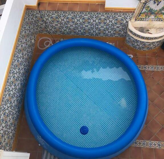 Tipica Casa En Frigiliana Con Patio Y Terraza