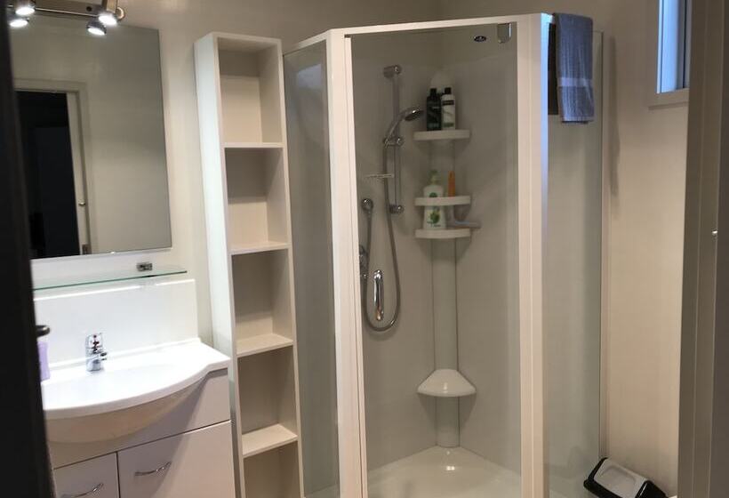 Angie's Rural Retreat