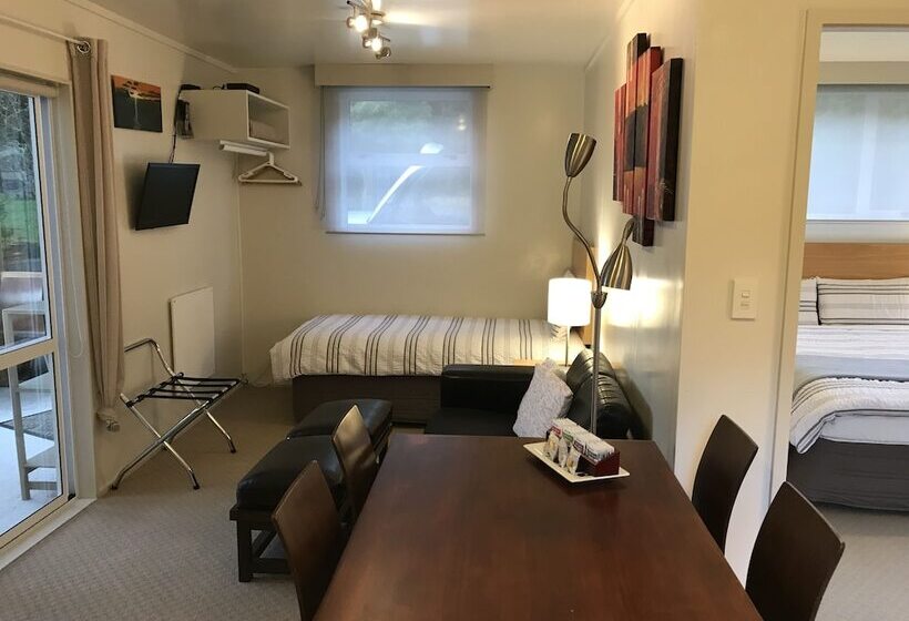 Angie's Rural Retreat