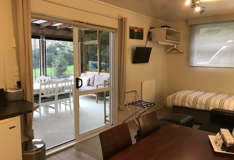 Angie's Rural Retreat