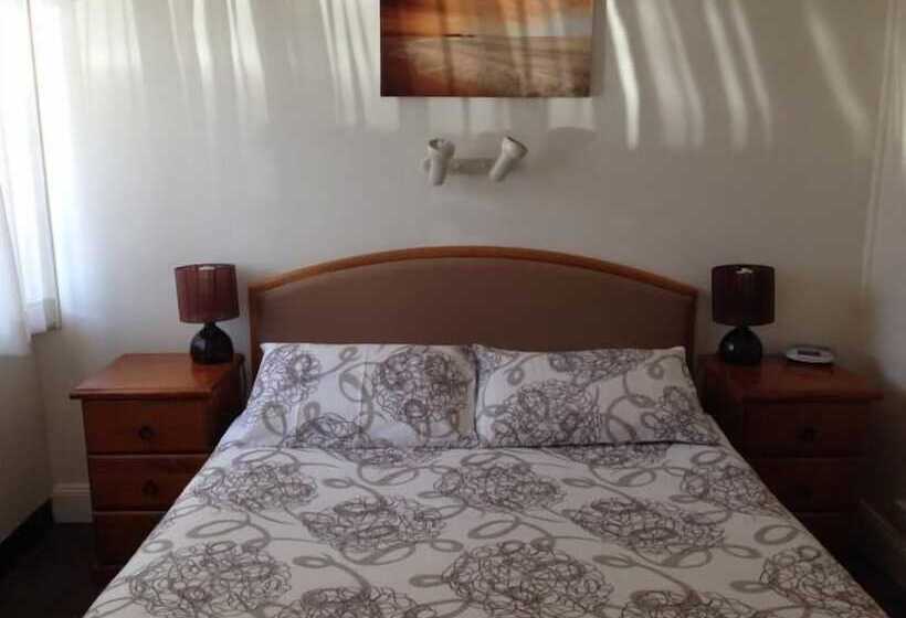 Aquarius Motel Belmont