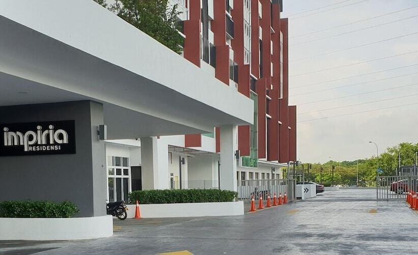 Bekvämhome Impiria Residensi Klang