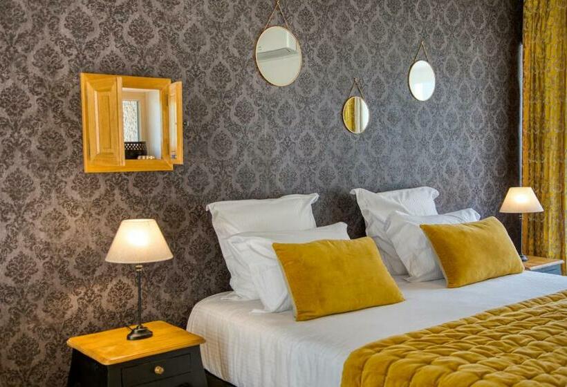 Domaine Des Pierres Blanches   B&b