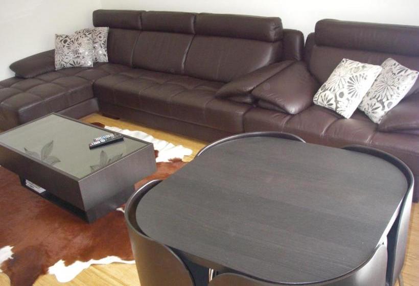 Edgewater, Unit 3/145 Shoal Bay Road