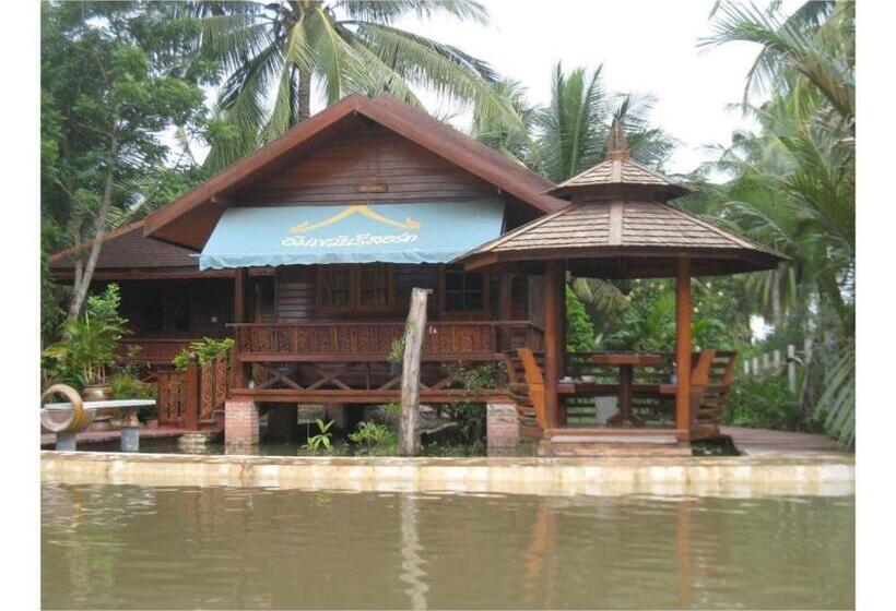 فندق Baansuan Amphawan Resort