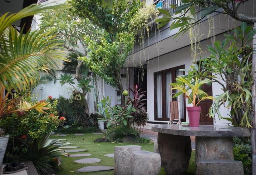 فندق Bali Full Moon Guest House