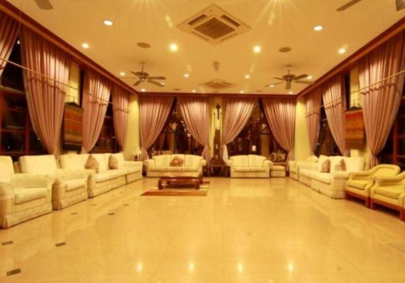 فندق Bukit Keluang Beach Resort