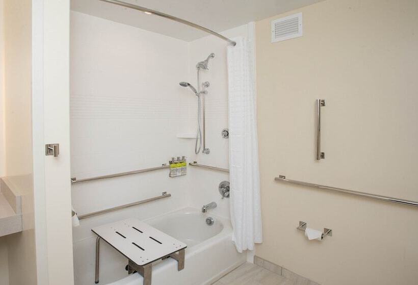 فندق Candlewood Suites   Cleveland South   Independence, An Ihg