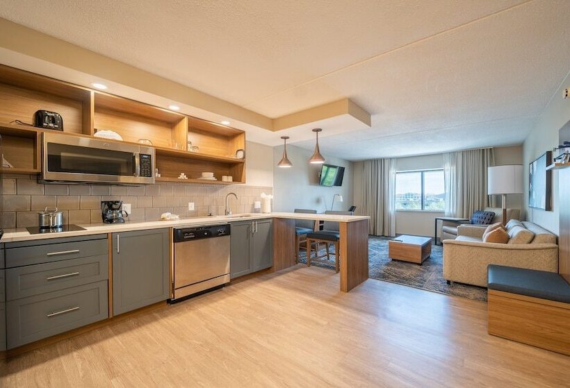 فندق Candlewood Suites   Cleveland South   Independence, An Ihg