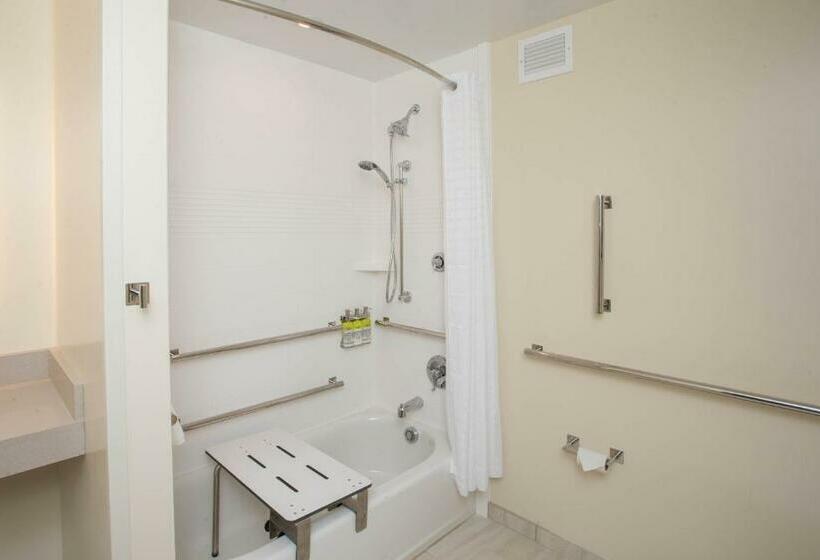 בית מלון כפרי Candlewood Suites   Cleveland South   Independence, An Ihg