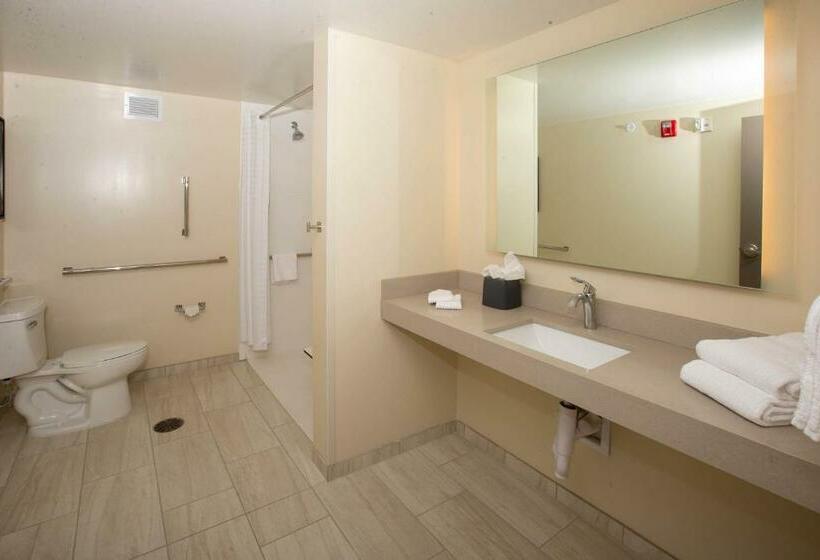 בית מלון כפרי Candlewood Suites   Cleveland South   Independence, An Ihg