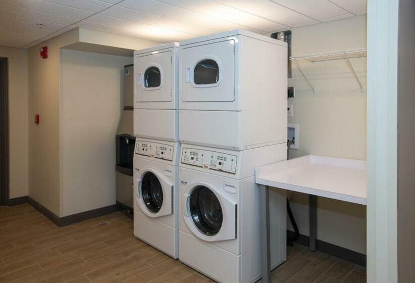 בית מלון כפרי Candlewood Suites   Cleveland South   Independence, An Ihg