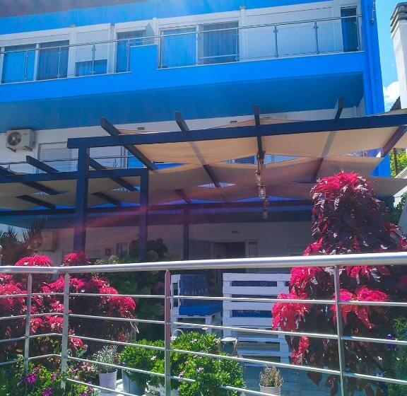 호텔 Celeste Deluxe Apartments