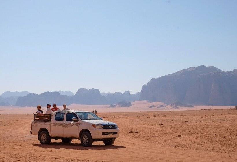 هتل Desert Moon Camp