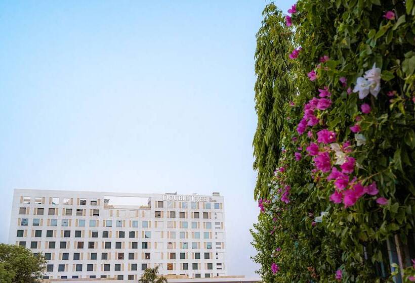 ホテル Doubletree By Hilton Jaipur Amer