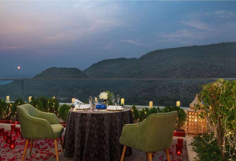 ホテル Doubletree By Hilton Jaipur Amer