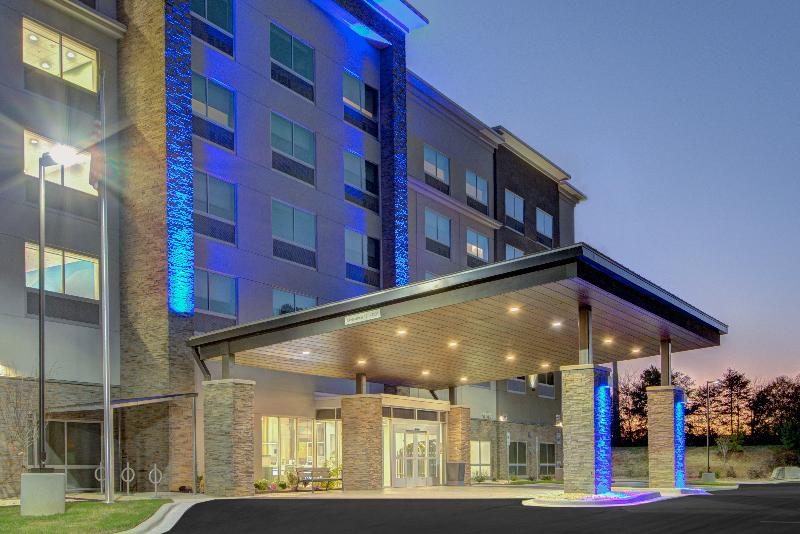 Отель Holiday Inn Express & Suites Charlotte Southwest, An Ihg