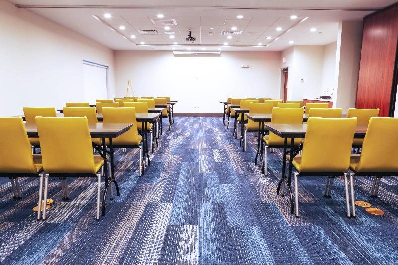 ホテル Holiday Inn Express & Suites   Houston Iah   Beltway 8, An Ihg