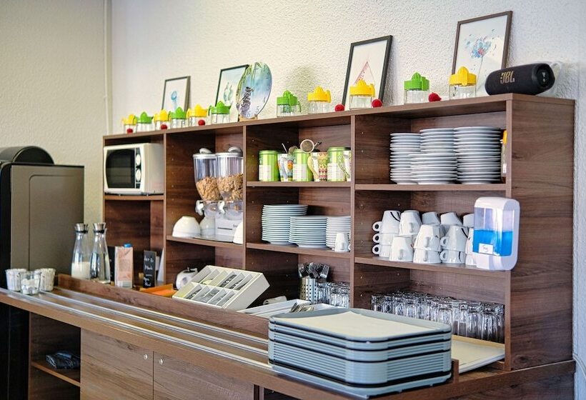 Отель Hôtel Des 2 Golfs