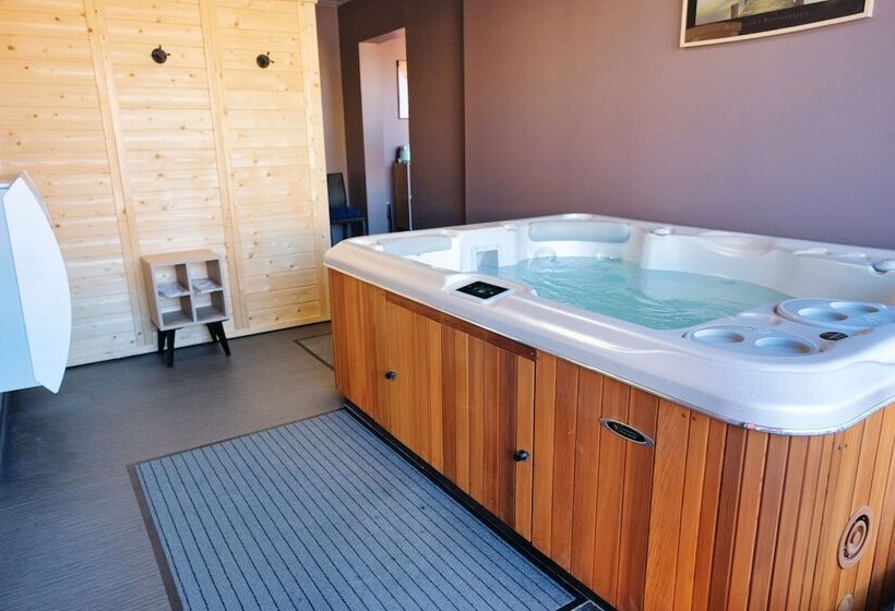 Отель Hôtel Des 2 Golfs