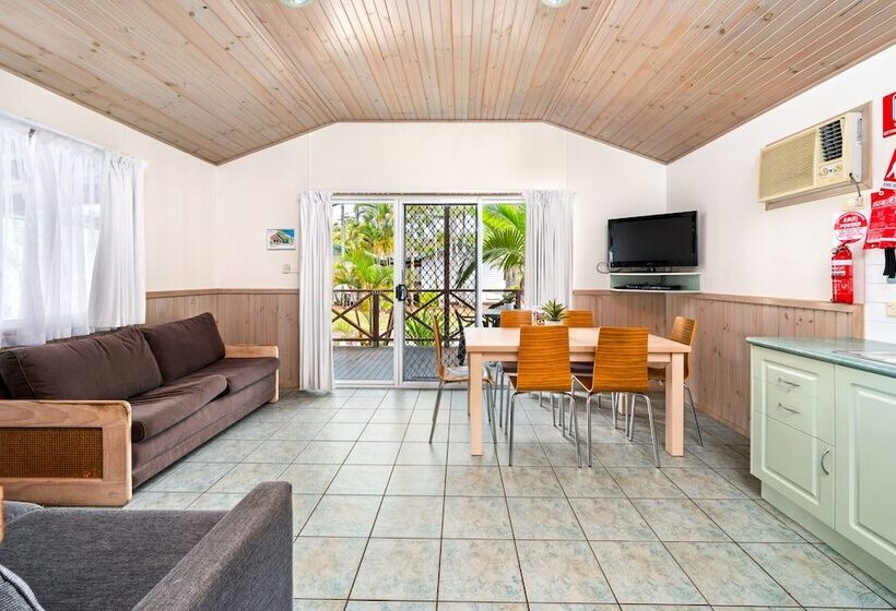 هتل Koala Shores Holiday Park