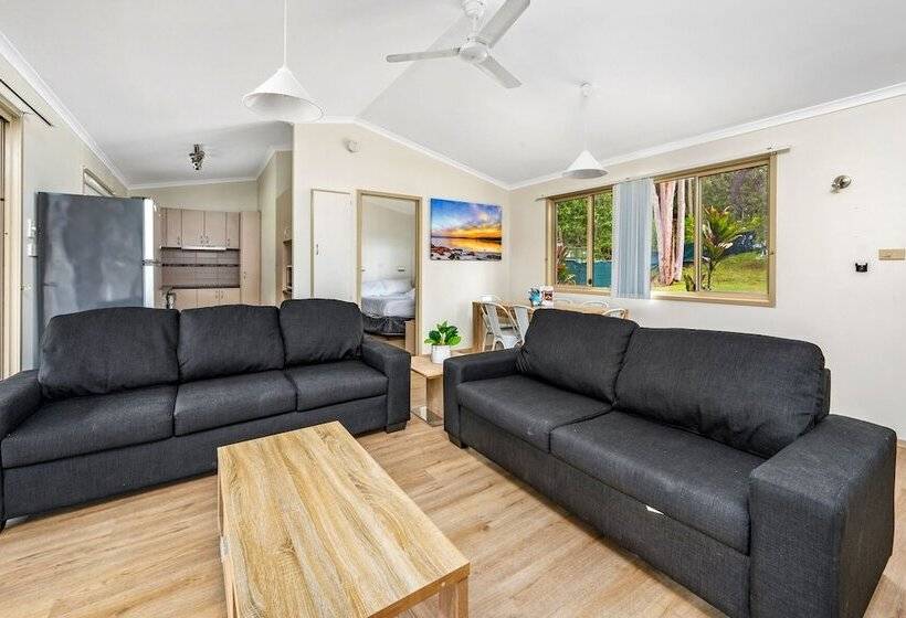 هتل Koala Shores Holiday Park