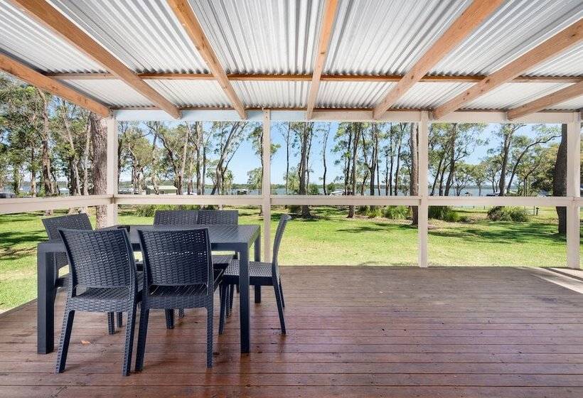 هتل Koala Shores Holiday Park