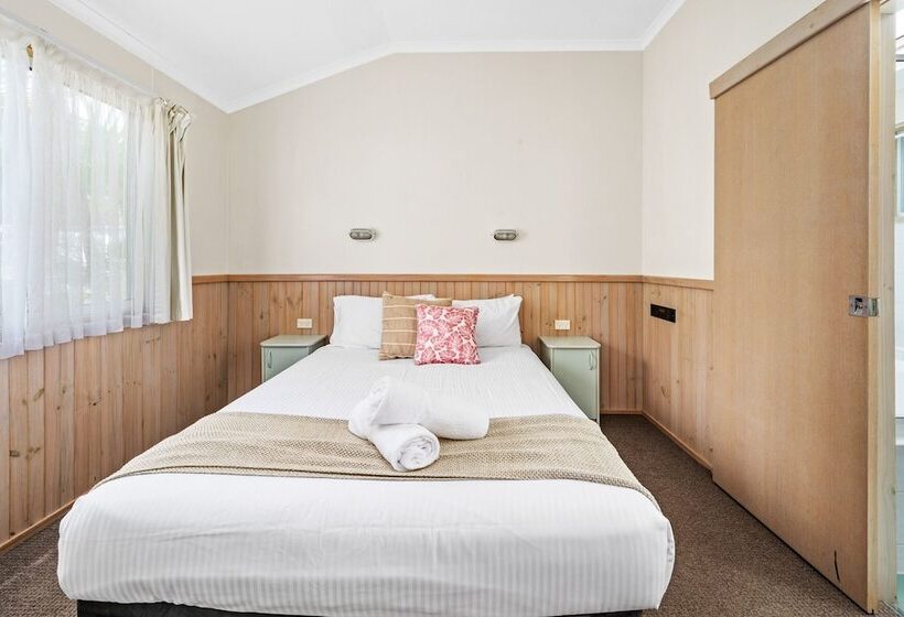 هتل Koala Shores Holiday Park