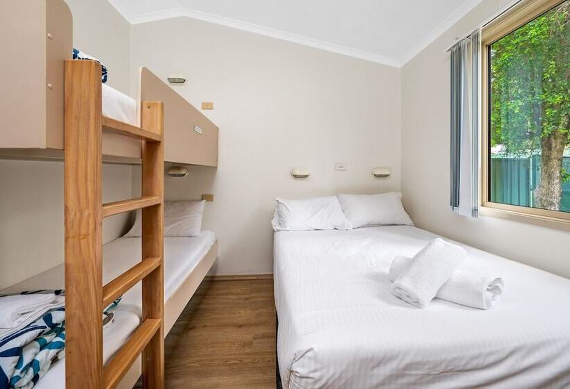 هتل Koala Shores Holiday Park