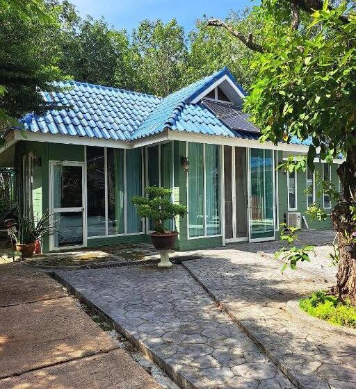 호텔 Maikhao Home Garden Bungalow