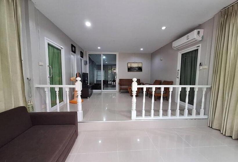 호텔 Maikhao Home Garden Bungalow