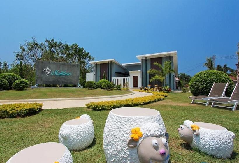 호텔 Maikhao Home Garden Bungalow