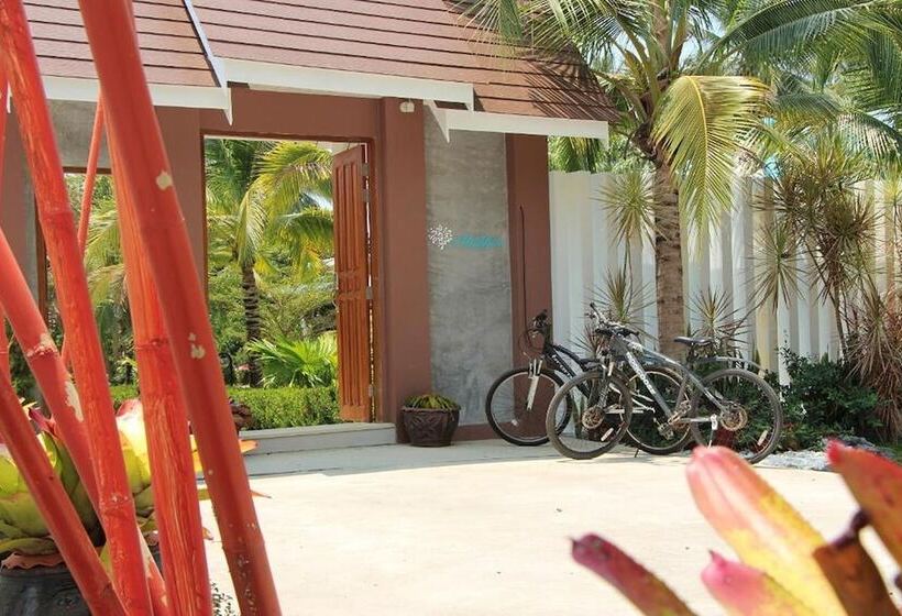 호텔 Maikhao Home Garden Bungalow