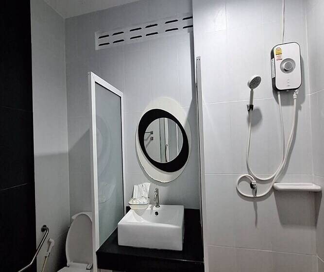 호텔 Maikhao Home Garden Bungalow