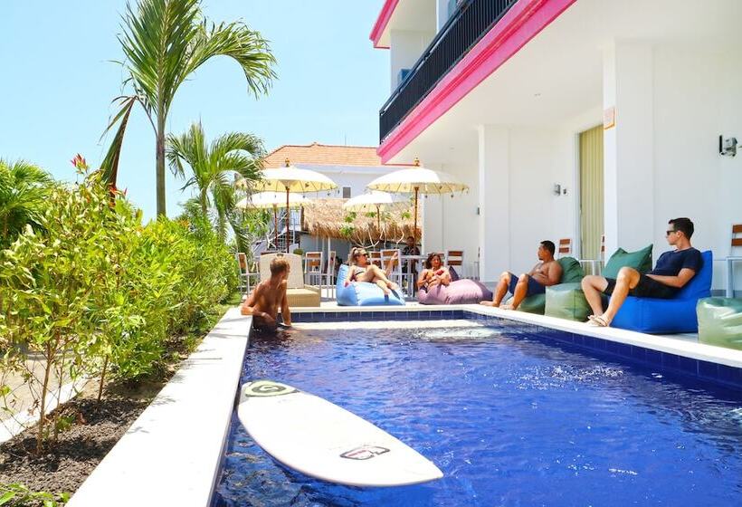 Отель Mondo Surf Village