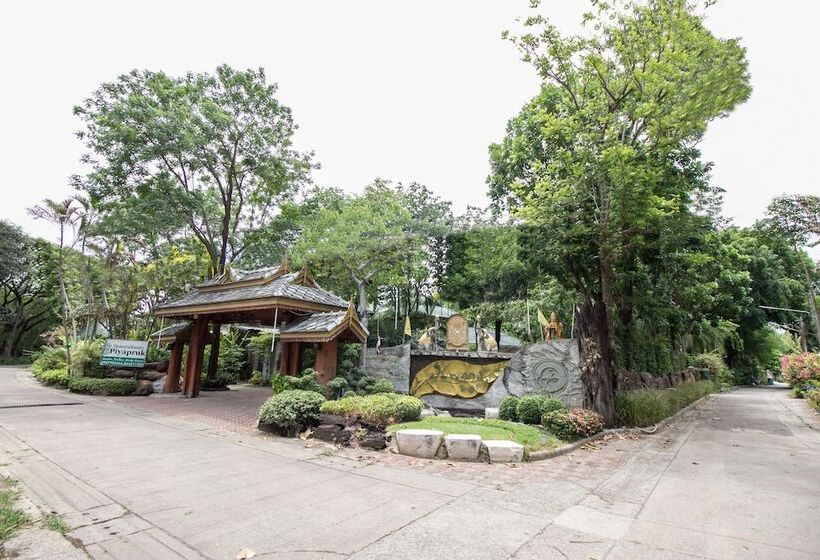 Отель Piyapruk Resort