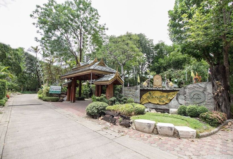 Отель Piyapruk Resort