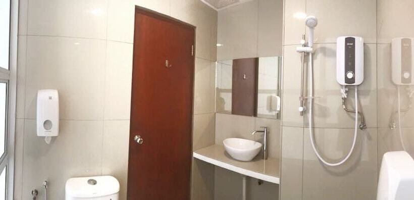 Place2stay Business Hotel @ Metrocity