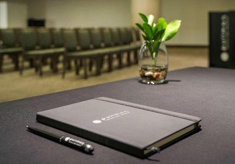 هتل Pullman Sharjah