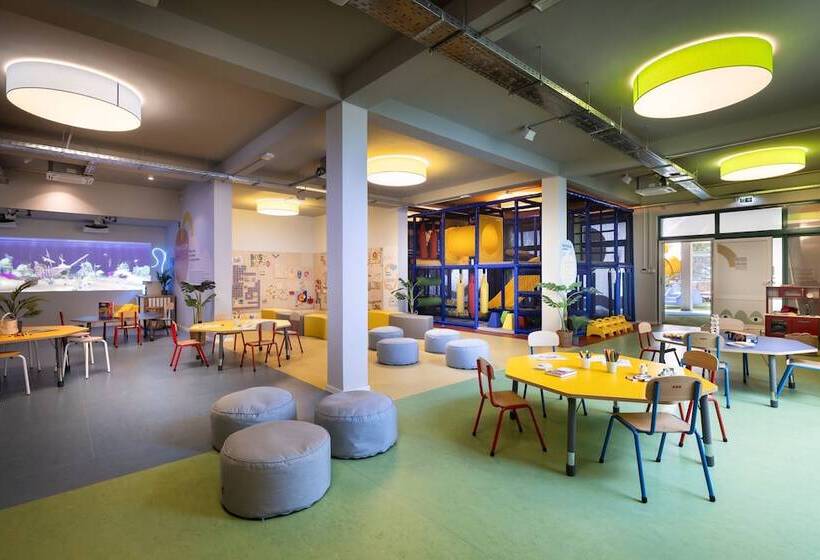 ホテル Sunny Makarska By Valamar