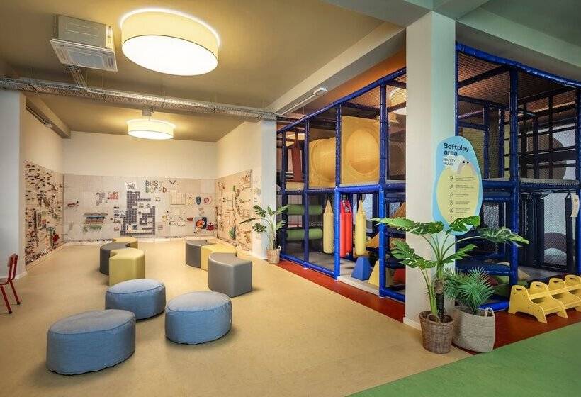 ホテル Sunny Makarska By Valamar