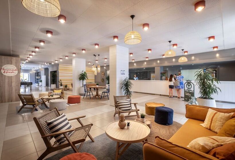 ホテル Sunny Makarska By Valamar