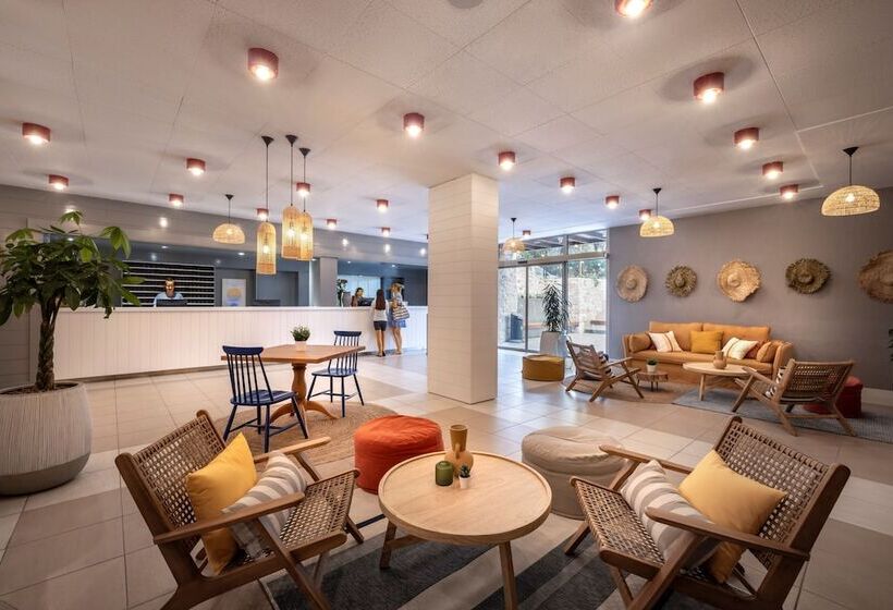 ホテル Sunny Makarska By Valamar