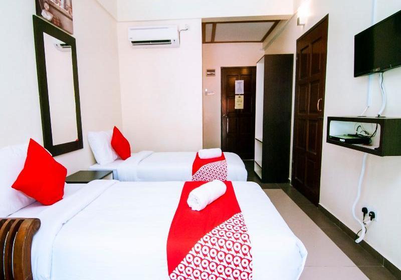 ホテル Spot On 89623 Nawawi's Backpackers